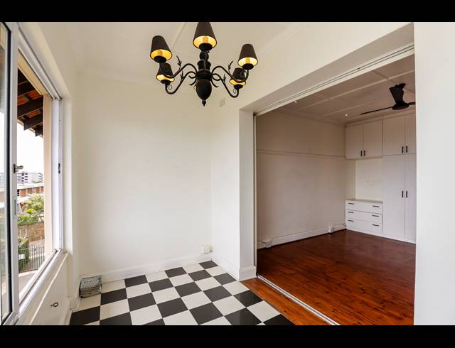 2.5 BEDROOM APARTMENT FOR SALE IN ESSENWOOD